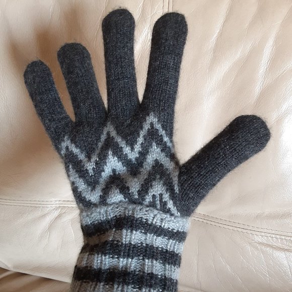 1 Unisex Limited Edition Wool Karakoram Glove - Picture 3 of 5